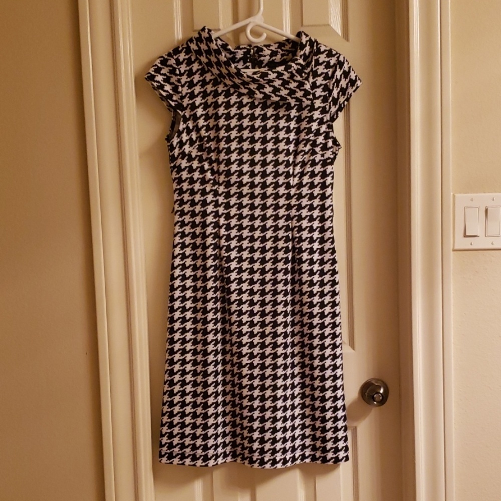 Madison Leigh black & white dress size 10